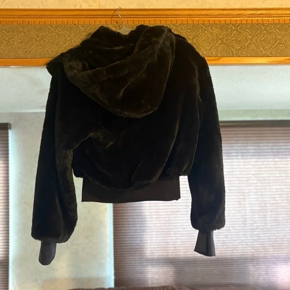 ALO Black Faux Fur Foxy Jacket - Picture 2 of 9